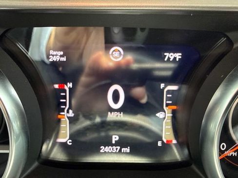 Used 2023 Jeep Gladiator Sport AWD/4WD image 9