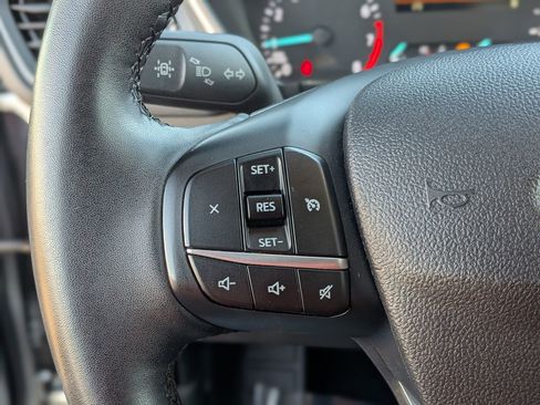 Used 2022 Ford Escape SE w/ SE Sport Appearance Package image 21