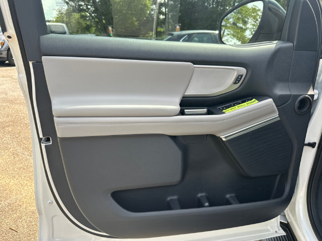 New 2026 Ford Expedition Active RWD image 12