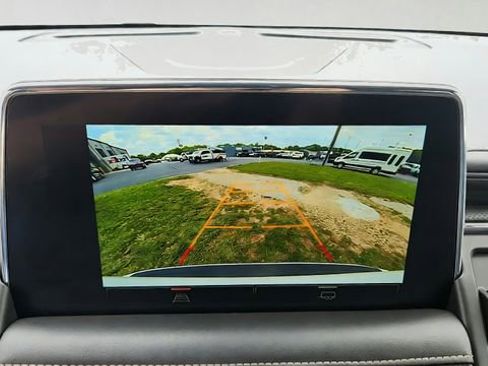 Used 2024 GMC Yukon XL SLT AWD/4WD image 17