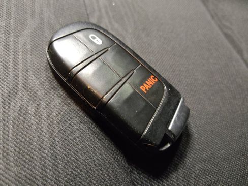 Used 2023 Dodge Durango SXT AWD/4WD image 32