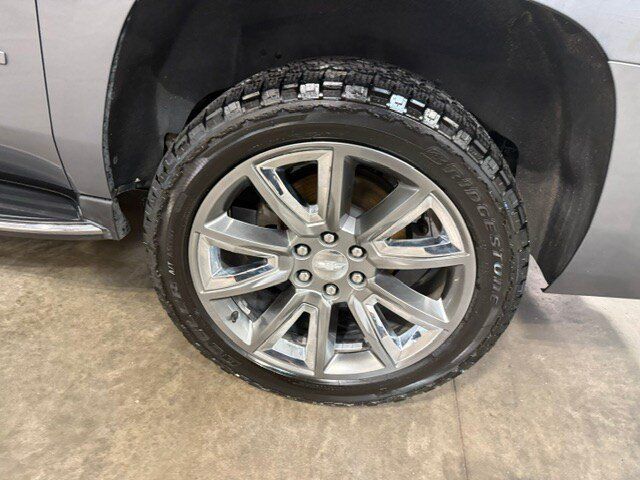 Used 2018 Chevrolet Suburban Premier AWD/4WD image 36