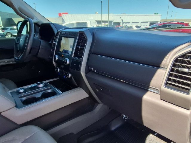 Used 2020 Ford Expedition XLT w/ Equipment Group 202A AWD/4WD image 21