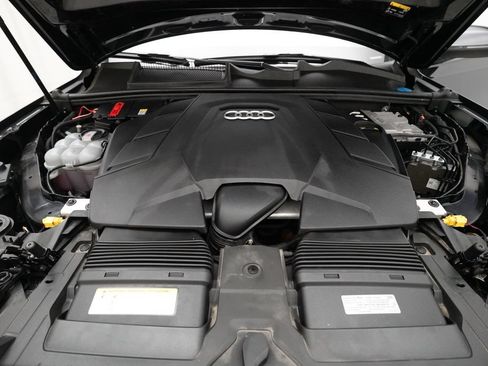Used 2020 Audi Q7 3.0T Premium AWD/4WD image 3