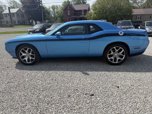Used 2015 Dodge Challenger SXT Plus w/ Driver Convenience Group RWD image 8