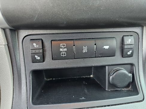 Used 2012 Chevrolet Traverse LT w/ All-Star Edition image 17