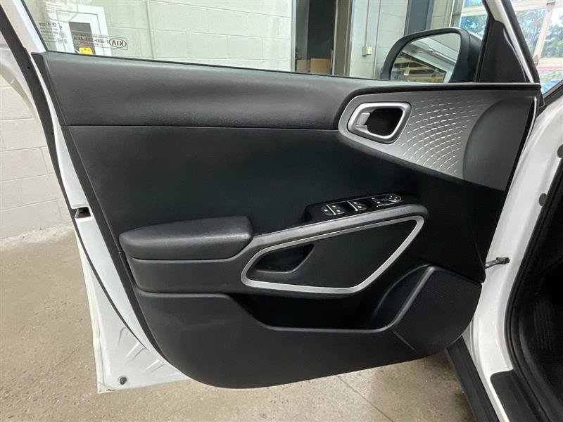 Used 2020 Kia Soul LX FWD image 10