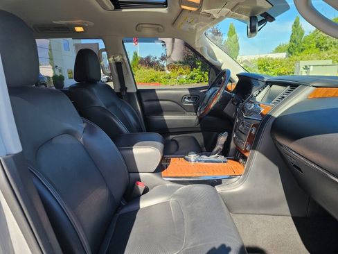 Used 2018 INFINITI QX80 4WD w/ Driver Assistance Package image 11