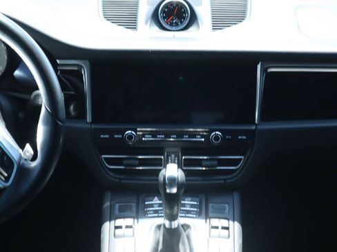 Used 2021 Porsche Macan S AWD/4WD image 6