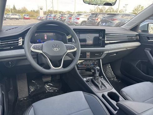 New 2026 Volkswagen Jetta SE FWD image 28
