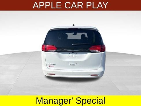 Used 2023 Chrysler Voyager LX FWD image 6