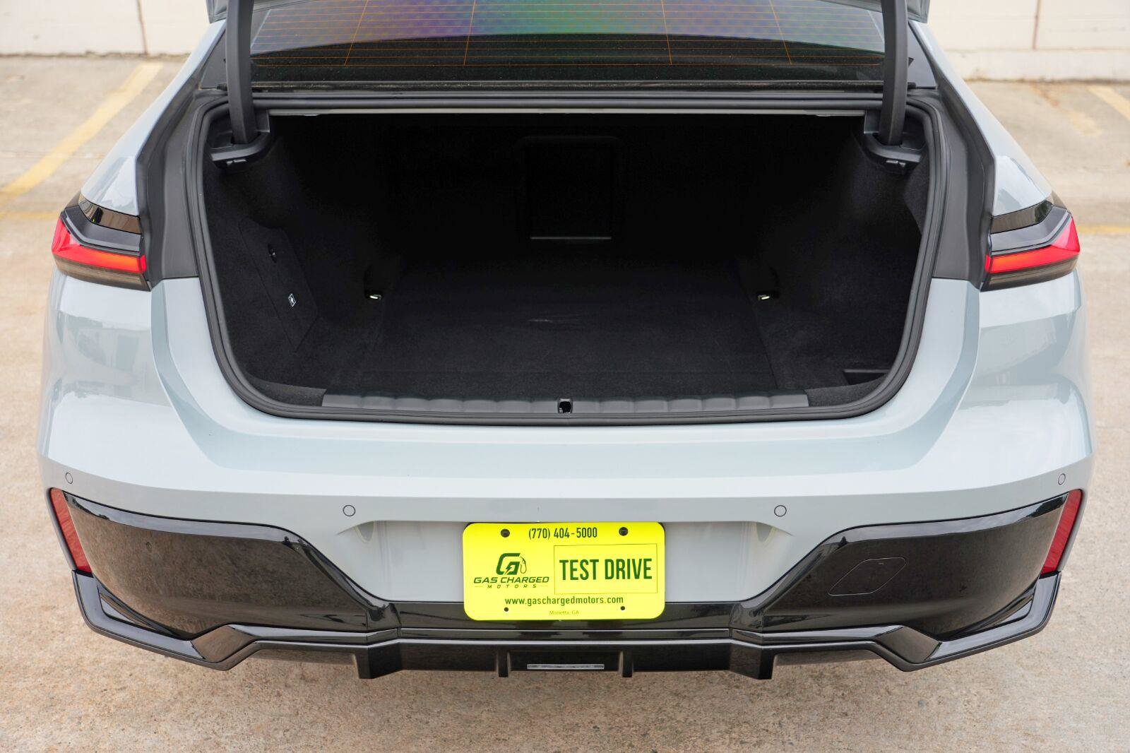 Used 2023 BMW i7 xDrive60 w/ Parking Assistance Package AWD/4WD image 10