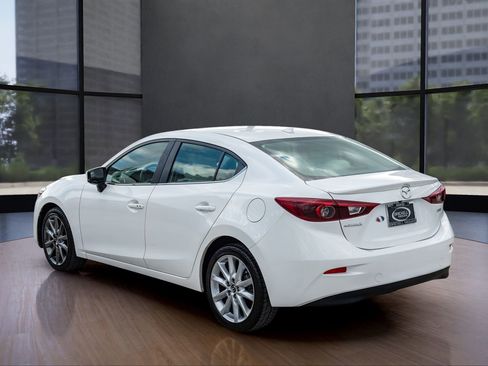 Used 2018 MAZDA MAZDA3 Grand Touring image 4