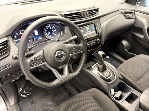 Used 2022 Nissan Rogue Sport S image 7
