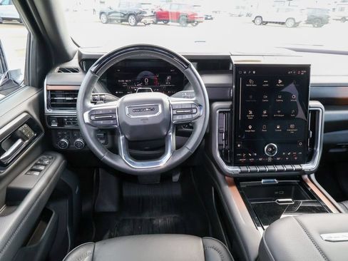 Used 2025 GMC Yukon XL Denali w/ Denali Reserve Package AWD/4WD image 19