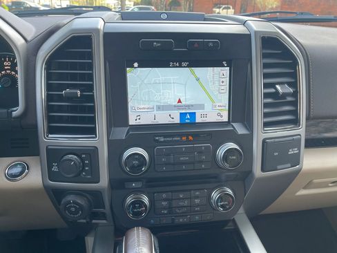 Used 2018 Ford F150 Lariat w/ Equipment Group 502A Luxury image 19