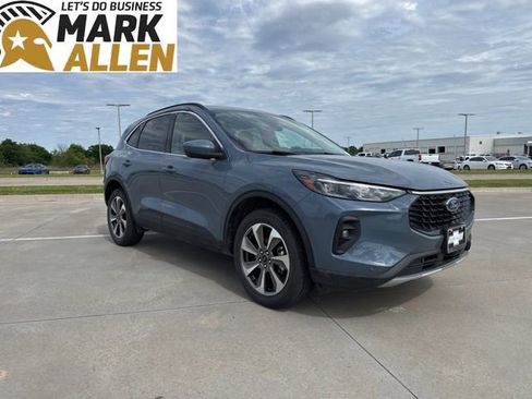 Used 2024 Ford Escape Platinum AWD/4WD image 1