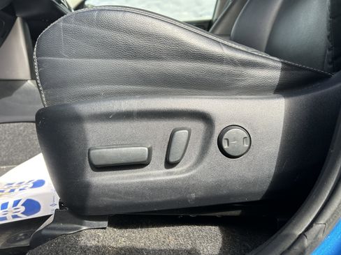 Used 2017 Toyota RAV4 Limited image 16