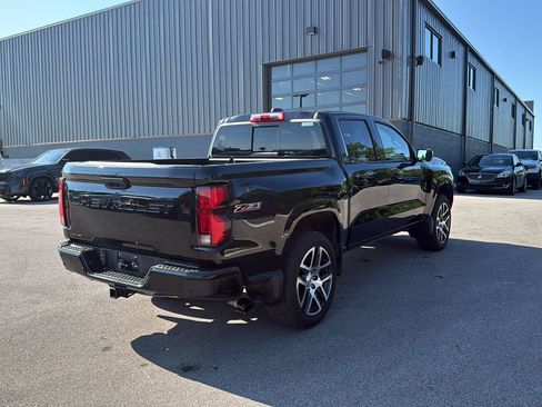 Used 2024 Chevrolet Colorado Z71 w/ Z71 Convenience Package 2 AWD/4WD image 3