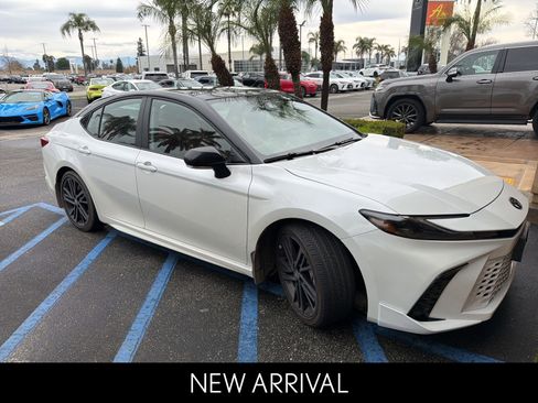 Used 2025 Toyota Camry XSE image 2