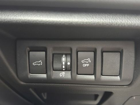 Certified 2025 Subaru Outback Limited image 25