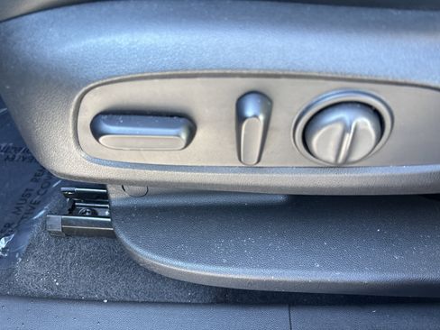 Used 2020 Chevrolet Equinox LT w/ Sport Edition image 19