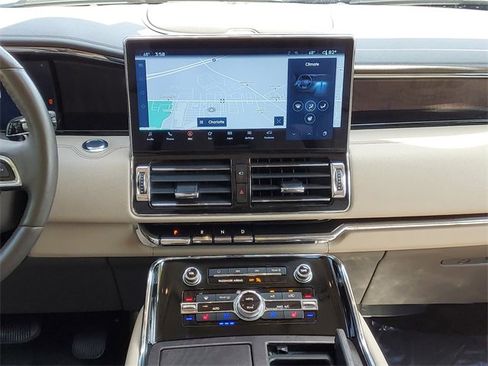 Used 2024 Lincoln Navigator Premiere image 35