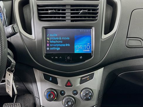 Used 2016 Chevrolet Trax LT image 22