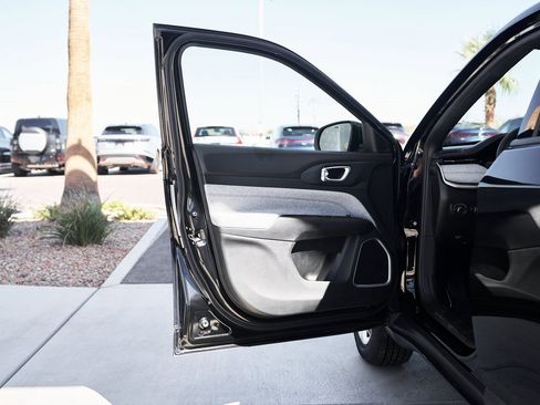 Used 2023 Jeep Compass Sport image 17