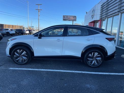 Certified 2024 Nissan Ariya FWD image 17