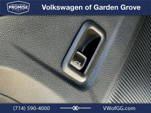 New 2026 Volkswagen Tiguan SEL R-Line AWD/4WD image 12