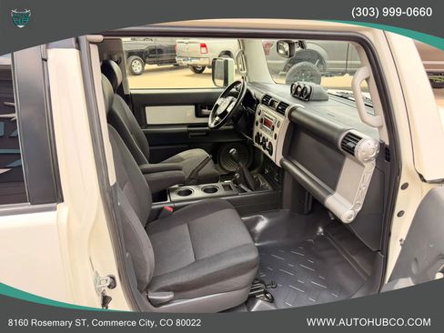 Used 2013 Toyota FJ Cruiser 4WD w/ Upgrade Pkg image 11