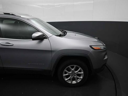 Used 2014 Jeep Cherokee Latitude AWD/4WD image 11