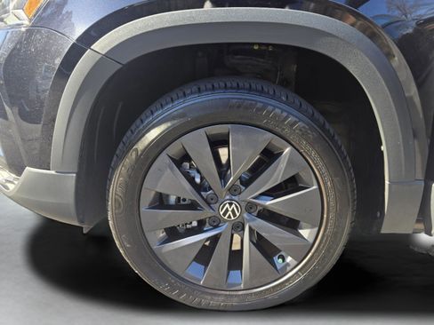 Used 2022 Volkswagen Taos S image 10