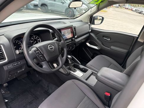 Used 2023 Nissan Frontier SV w/ Tow Package RWD image 13