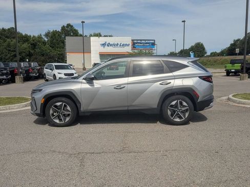 Used 2025 Hyundai Tucson SEL FWD image 2
