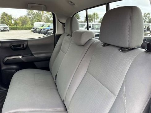 Used 2017 Toyota Tacoma SR5 image 11