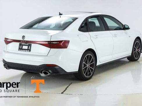 Used 2025 Volkswagen Jetta GLI Autobahn FWD image 9