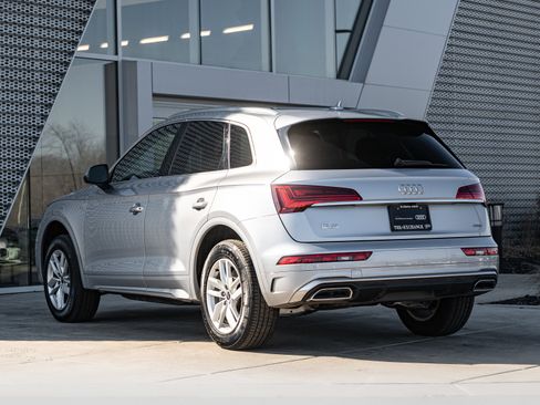 Certified 2023 Audi Q5 2.0T Premium w/ Convenience Package image 5