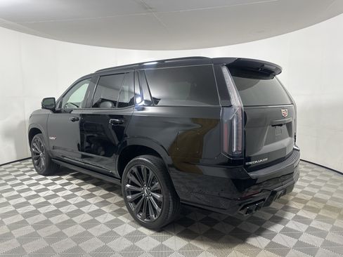 Used 2025 Cadillac Escalade V AWD/4WD image 5