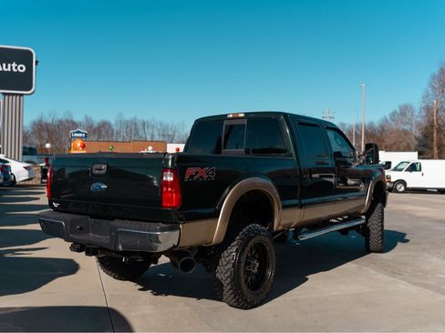 Used 2014 Ford F250 Lariat w/ Lariat Interior Package image 4