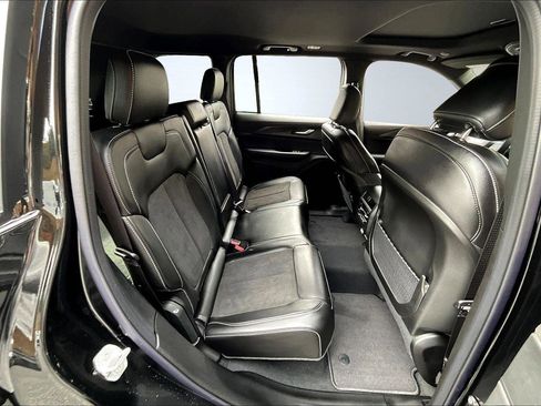 New 2025 Jeep Grand Cherokee Altitude image 9