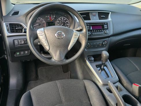 Used 2017 Nissan Sentra S FWD image 4