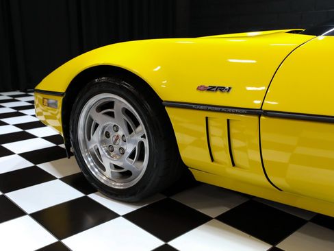 Used 1990 Chevrolet Corvette ZR-1 RWD image 30