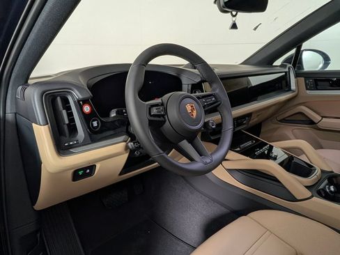 New 2026 Porsche Cayenne Coupe AWD/4WD image 5