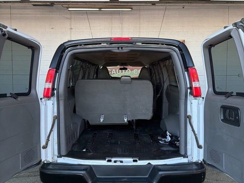 Used 2017 Chevrolet Express 3500 LS image 13