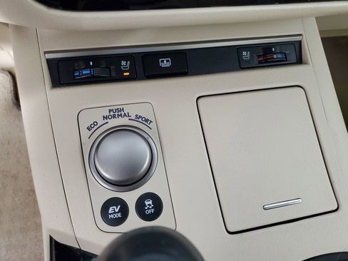 Used 2014 Lexus ES 300h image 18