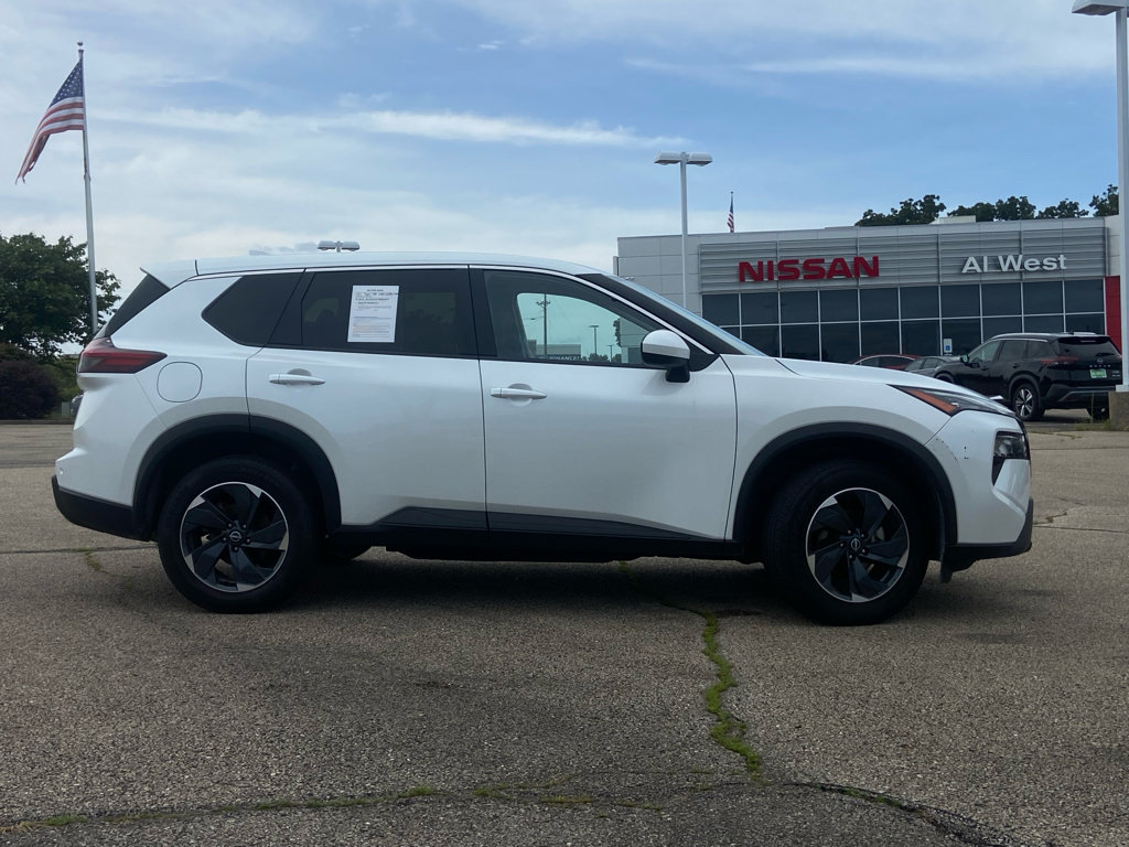 Used 2024 Nissan Rogue SV AWD/4WD image 1