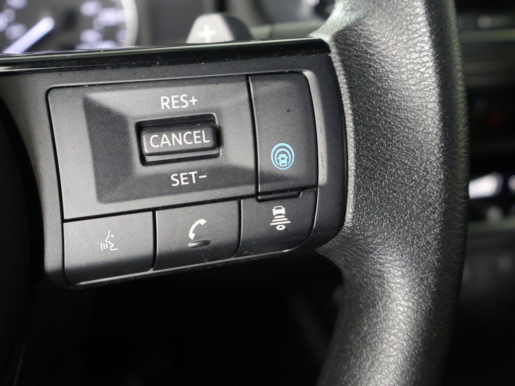 Used 2023 Nissan Rogue SV AWD/4WD image 38