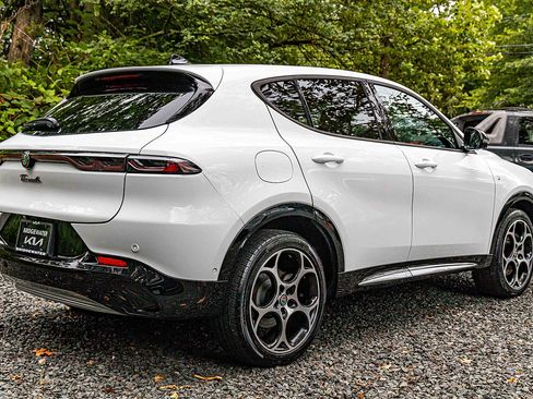 Used 2024 Alfa Romeo Tonale Ti image 6